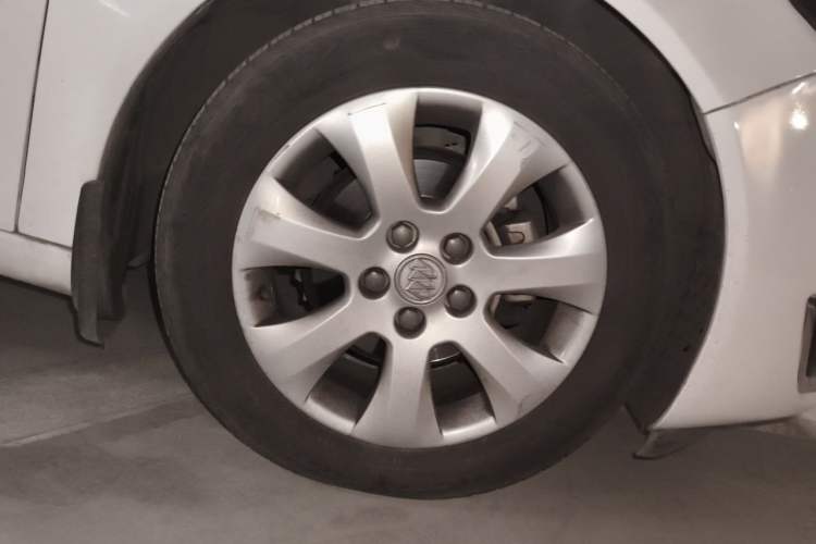 Used Buick Regal 2014 2.0L Leading Fashion Edition Right Front Wheel Hub
