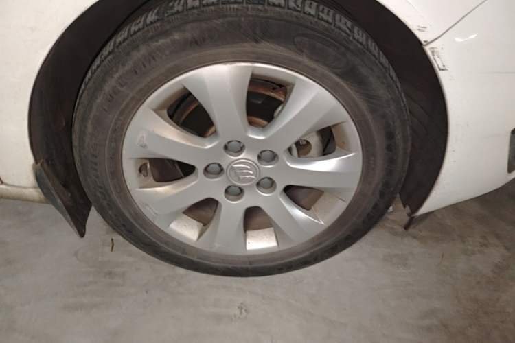 Used Buick Regal 2014 2.0L Leading Fashion Edition Right Front Wheel Hub