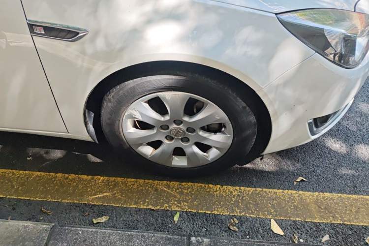Used Buick Regal 2014 1.6T Fashionable Tech Edition Right Front Wheel Hub