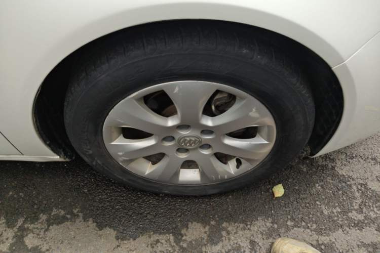 Used Buick Regal 2014 2.0L Leading Fashion Edition Right Front Wheel Hub
