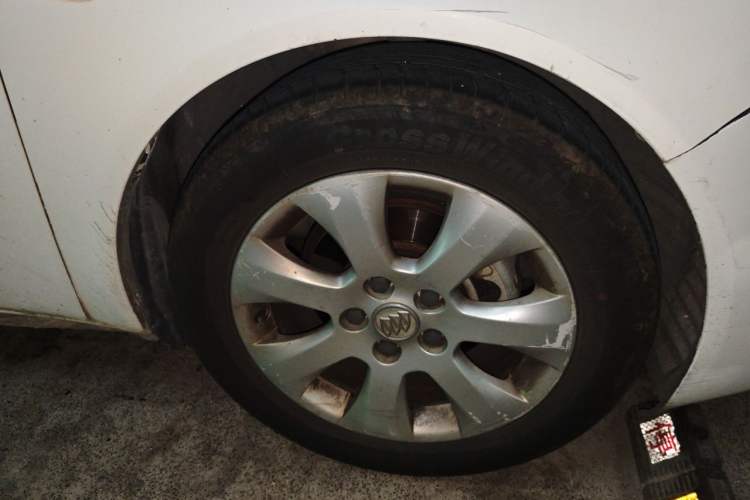 Used Buick Regal 2014 2.0L Elite Fashion Edition Right Front Wheel Hub