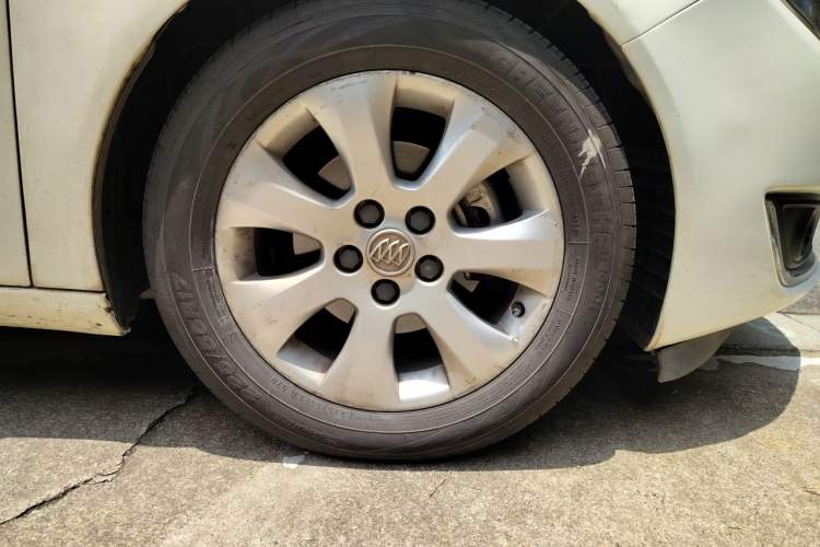 Used Buick Regal 2014 2.0L Leading Fashion Edition Right Front Wheel Hub