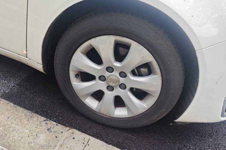 Used Buick Regal 2014 1.6T Fashionable Tech Edition Right Front Wheel Hub