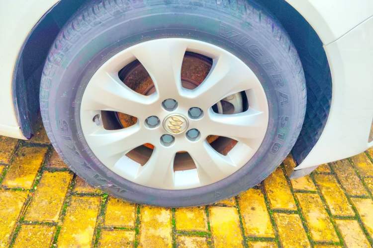 Used Buick Regal 2014 1.6T Fashionable Tech Edition Right Front Wheel Hub