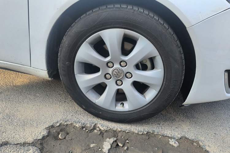 Used Buick Regal 2014 1.6T Fashionable Tech Edition Right Front Wheel Hub