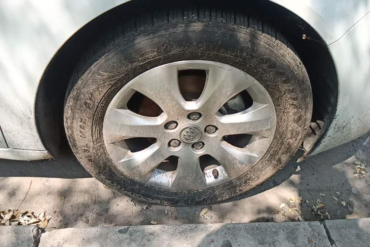 Used Buick Regal 2014 2.0L Leading Fashion Edition Right Front Wheel Hub
