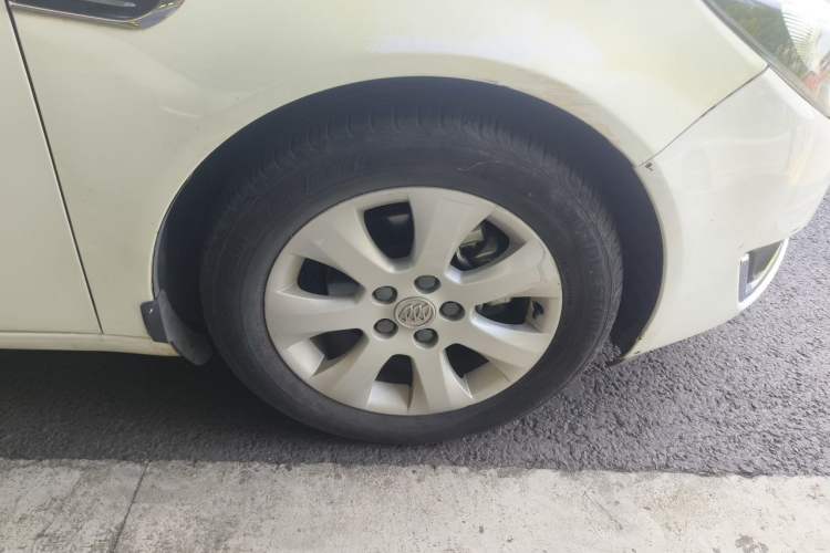 Used Buick Regal 2014 2.0L Elite Fashion Edition Right Front Wheel Hub