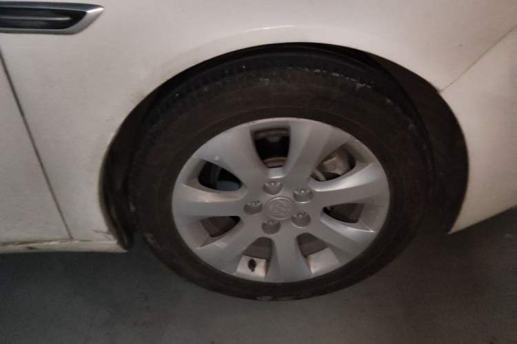 Used Buick Regal 2014 2.0L Elite Fashion Edition Right Front Wheel Hub