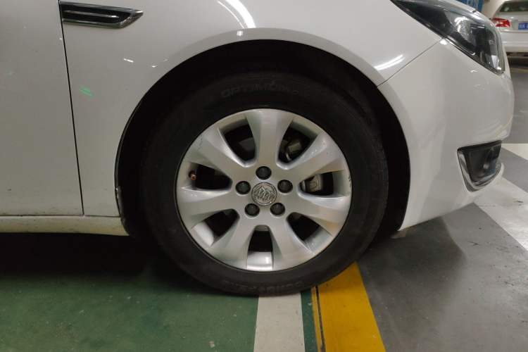 Used Buick Regal 2014 2.0L Leading Fashion Edition Right Front Wheel Hub