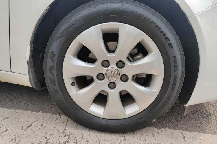 Used Buick Regal 2014 2.0L Elite Fashion Edition Right Front Wheel Hub