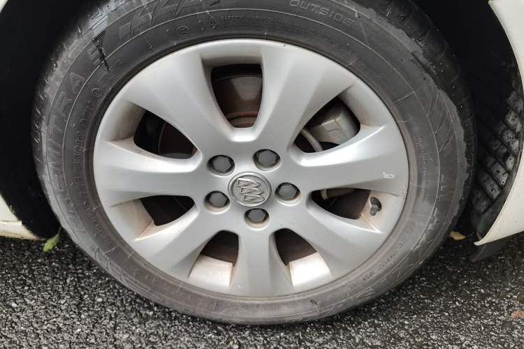 Used Buick Regal 2014 1.6T Fashionable Tech Edition Right Front Wheel Hub