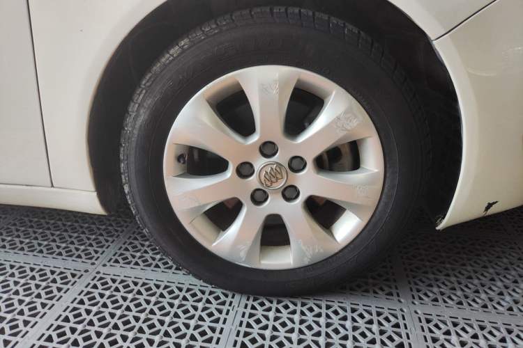Used Buick Regal 2014 1.6T Fashionable Tech Edition Right Front Wheel Hub