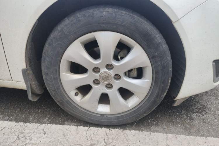 Used Buick Regal 2014 2.0L Leading Fashion Edition Right Front Wheel Hub