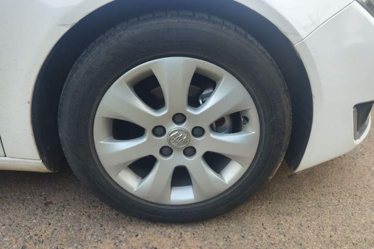 Used Buick Regal 2014 2.0L Elite Fashion Edition Right Front Wheel Hub