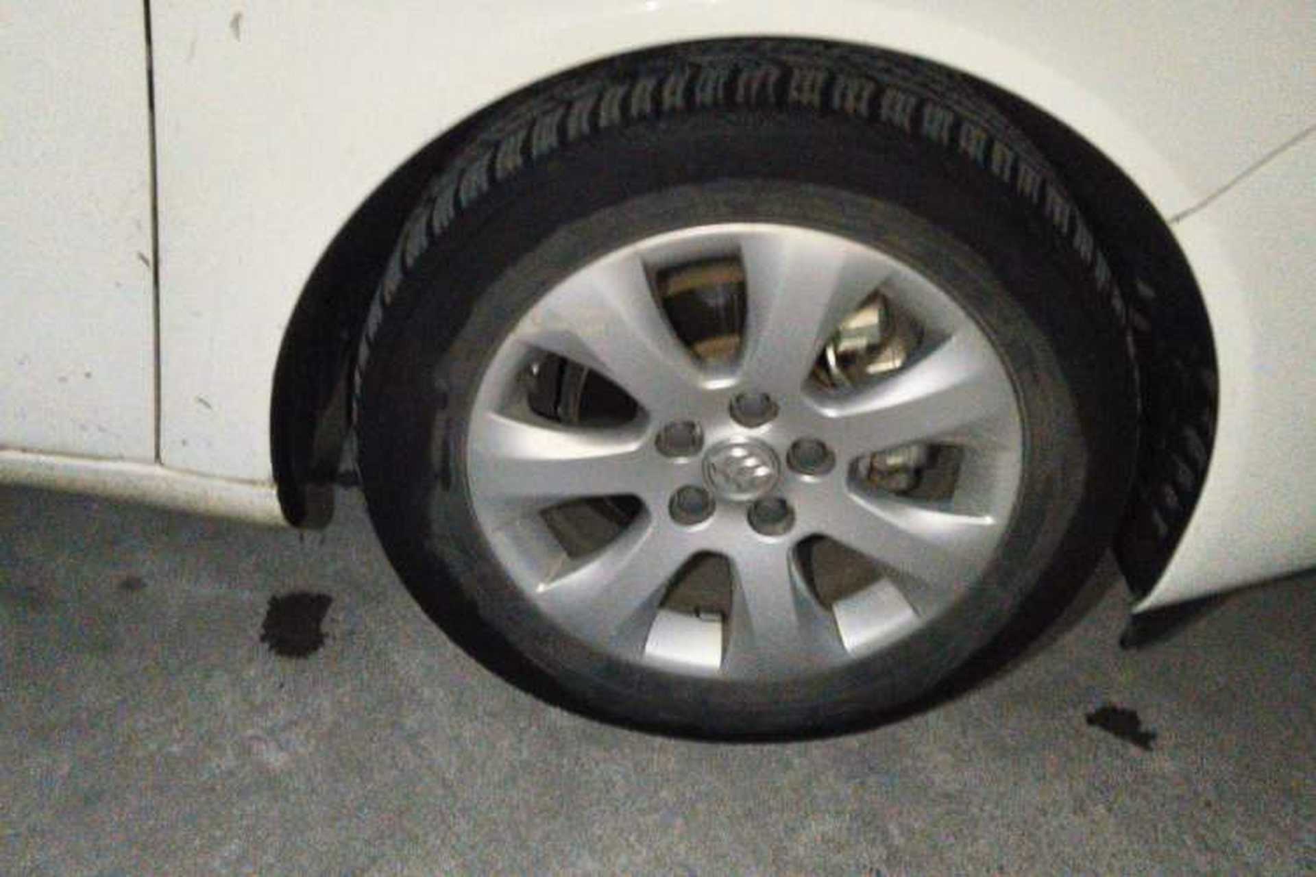 Used Buick Regal 2014 2.0L Elite Fashion Edition Right Front Wheel Hub