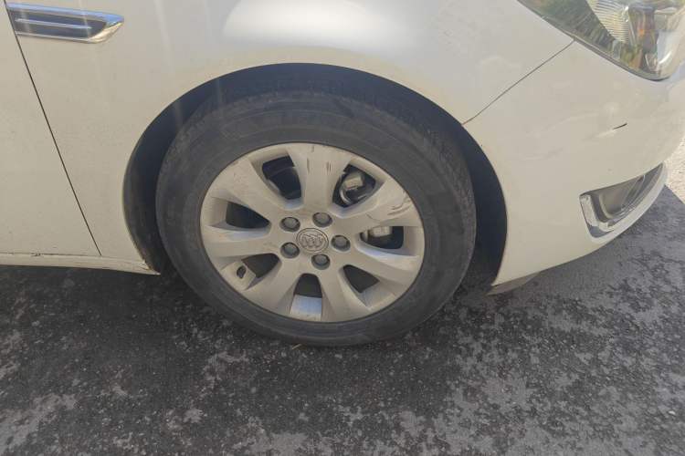 Used Buick Regal 2014 2.0L Elite Fashion Edition Right Front Wheel Hub