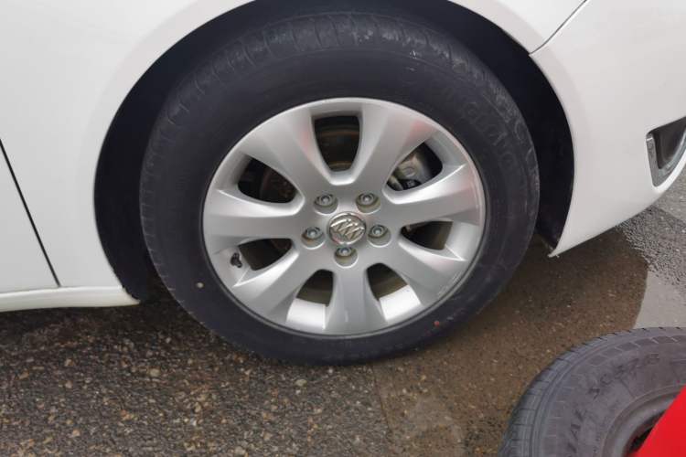 Used Buick Regal 2014 2.0L Leading Fashion Edition Right Front Wheel Hub