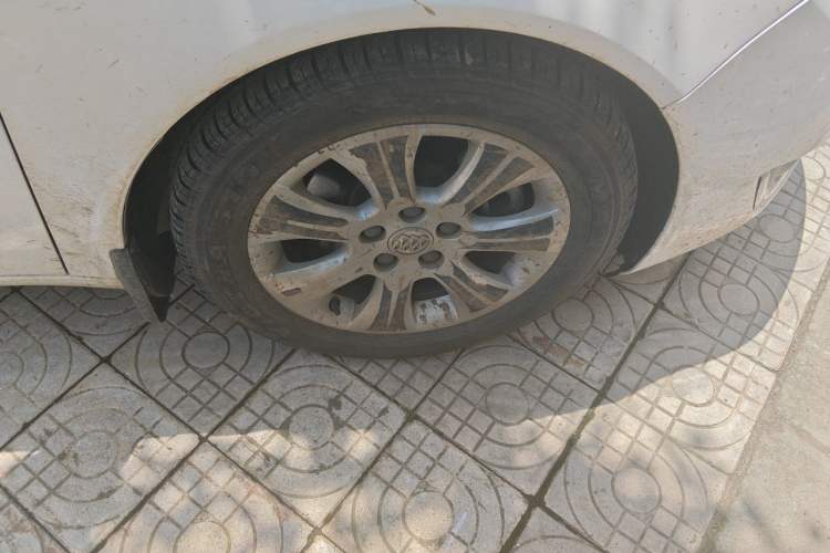 Used Buick Regal 2014 1.6T Fashionable Tech Edition Right Front Wheel Hub