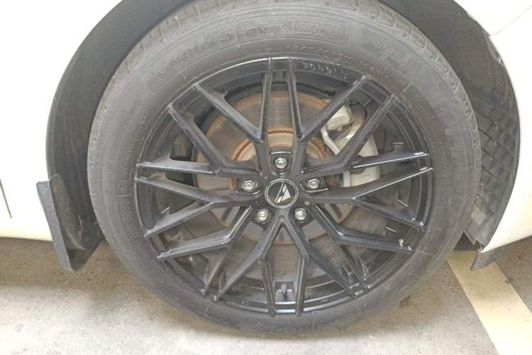 Used Buick Regal 2014 1.6T Fashionable Tech Edition Right Front Wheel Hub