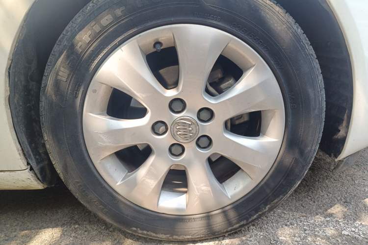 Used Buick Regal 2014 2.0L Leading Fashion Edition Right Front Wheel Hub