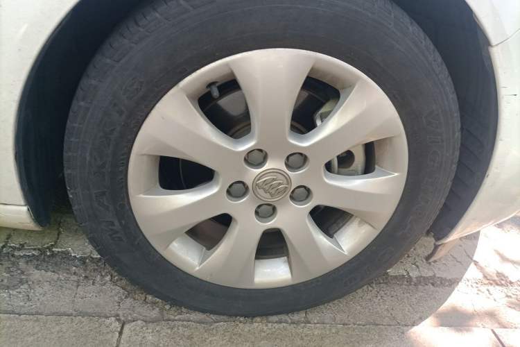 Used Buick Regal 2014 1.6T Fashionable Tech Edition Right Front Wheel Hub