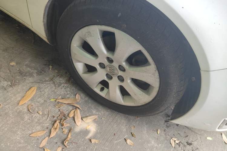 Used Buick Regal 2014 2.0L Elite Fashion Edition Right Front Wheel Hub