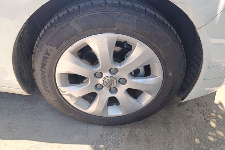 Used Buick Regal 2014 2.0L Leading Fashion Edition Right Front Wheel Hub
