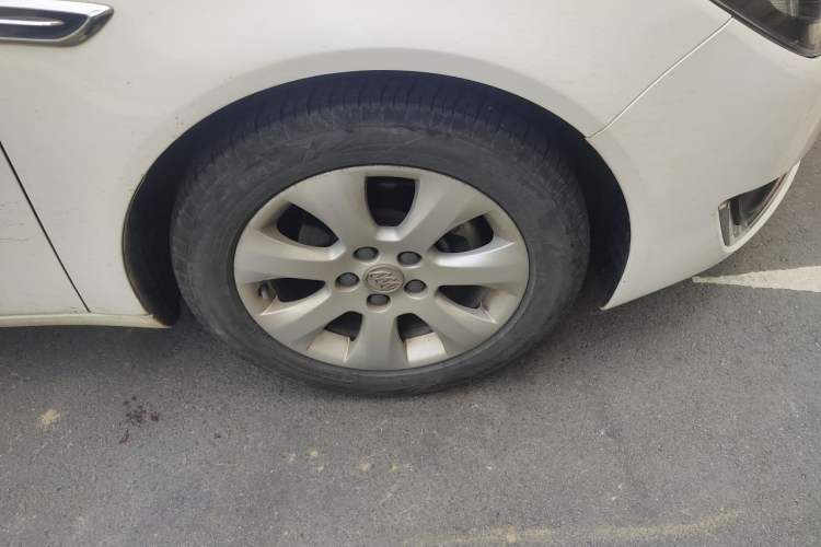 Used Buick Regal 2014 2.0L Leading Fashion Edition Right Front Wheel Hub