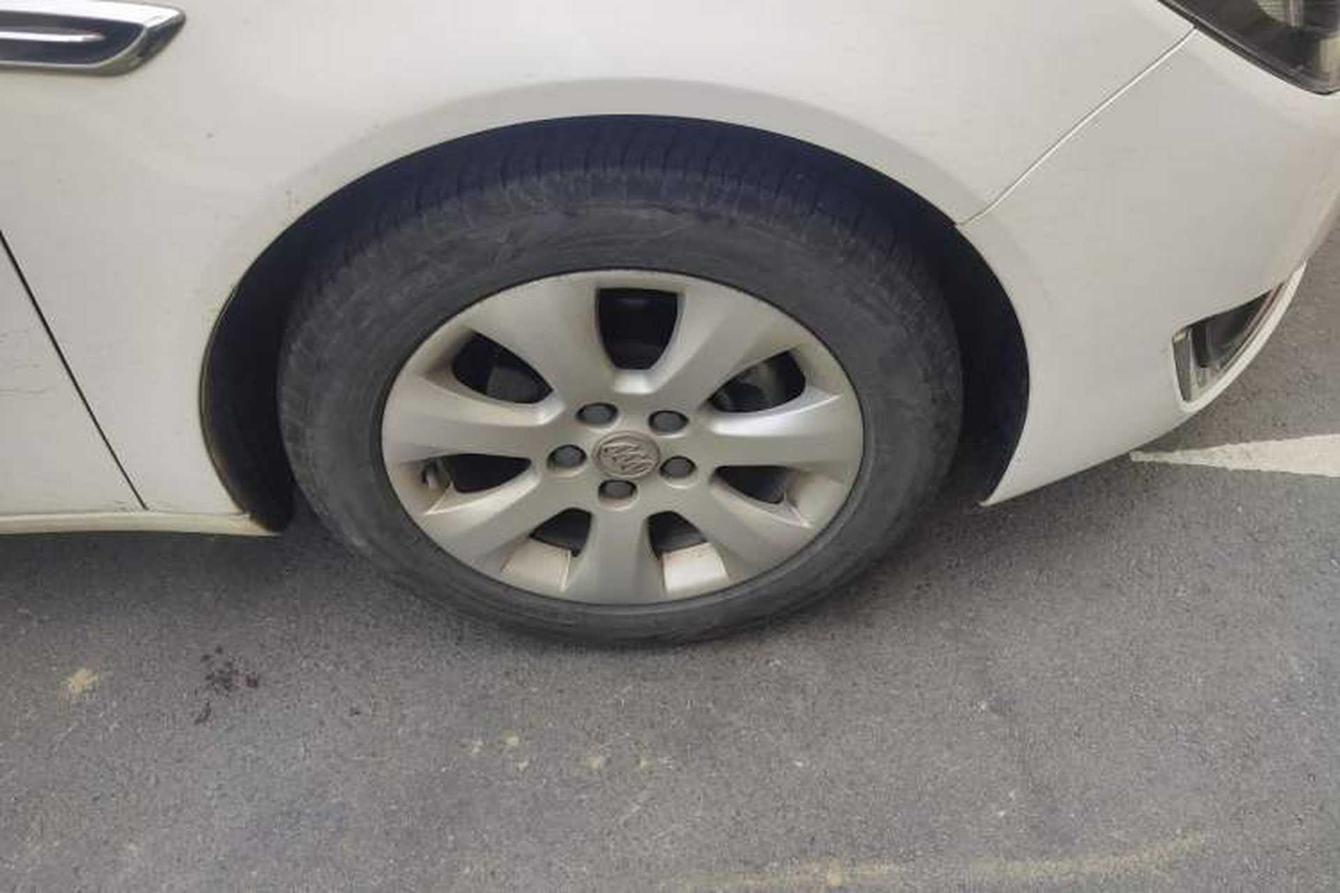 Used Buick Regal 2014 2.0L Leading Fashion Edition Right Front Wheel Hub