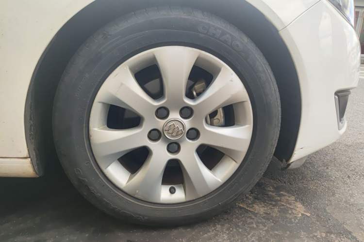 Used Buick Regal 2014 2.0L Elite Fashion Edition Right Front Wheel Hub
