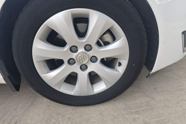Used Buick Regal 2014 1.6T Fashionable Tech Edition Right Front Wheel Hub