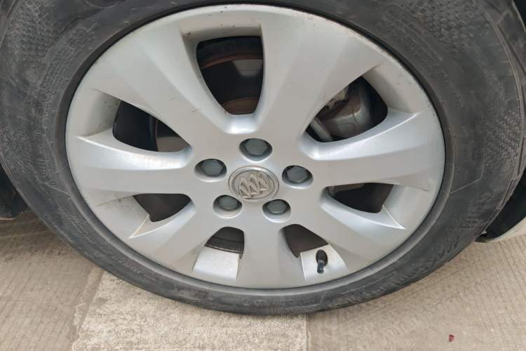 Used Buick Regal 2014 2.0L Leading Fashion Edition Right Front Wheel Hub