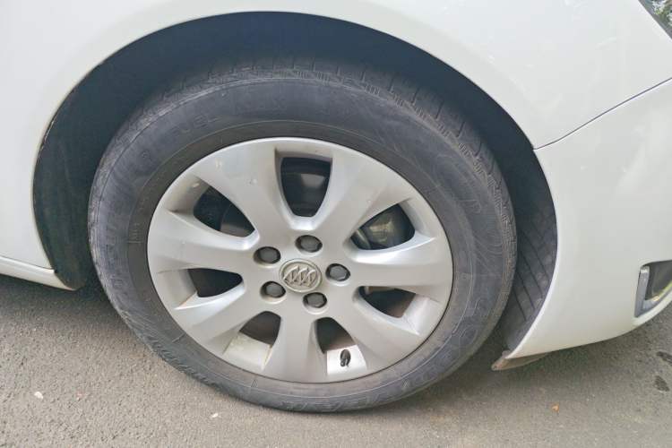 Used Buick Regal 2014 2.0L Leading Fashion Edition Right Front Wheel Hub