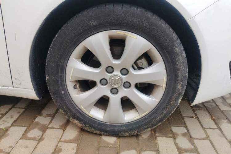 Used Buick Regal 2014 2.0L Elite Fashion Edition Right Front Wheel Hub