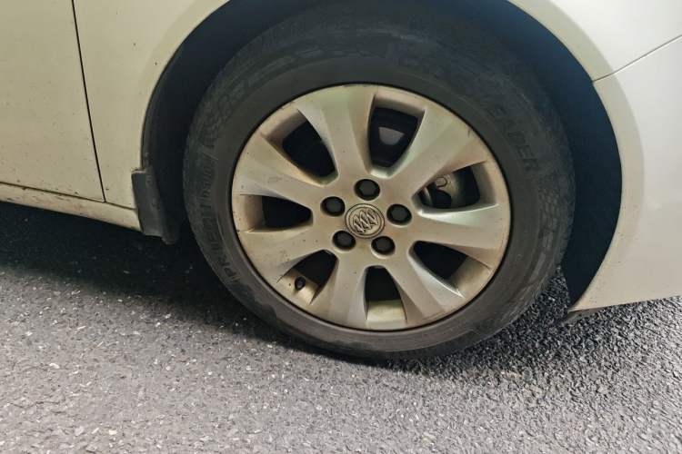 Used Buick Regal 2014 2.0L Leading Fashion Edition Right Front Wheel Hub