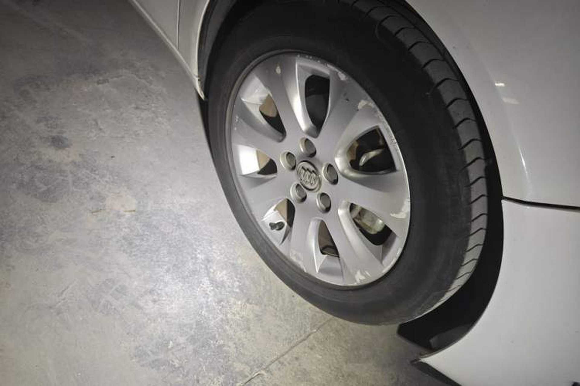 Used Buick Regal 2014 2.0L Elite Fashion Edition Right Front Wheel Hub