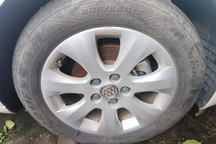 Used Buick Regal 2014 2.0L Leading Fashion Edition Right Front Wheel Hub