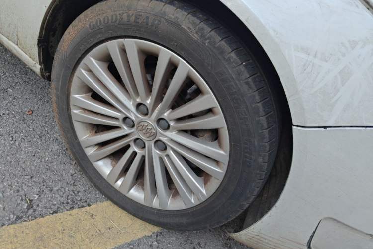 Used Buick Regal 2014 GS 2.0T Grand Sport Edition Right Front Wheel Hub