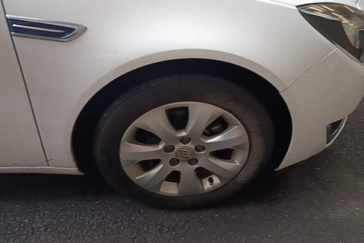 Used Buick Regal 2014 2.0L Leading Fashion Edition Right Front Wheel Hub