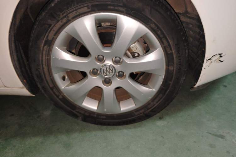 Used Buick Regal 2014 2.0L Elite Fashion Edition Right Front Wheel Hub