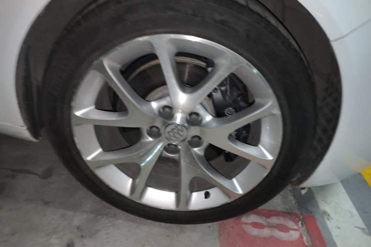 Used Buick Regal 2014 GS 2.0T Passionate Sport Edition Right Front Wheel Hub