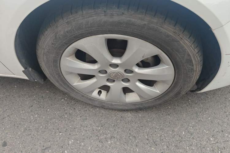 Used Buick Regal 2014 2.0L Leading Fashion Edition Right Front Wheel Hub