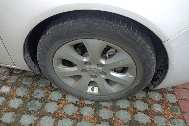 Used Buick Regal 2014 2.0L Leading Fashion Edition Right Front Wheel Hub