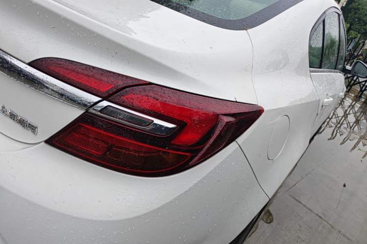 Used Buick Regal 2014 2.0L Leading Fashion Edition Right Rear Taillight