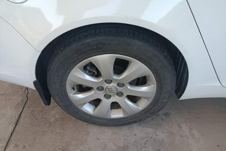 Used Buick Regal 2014 2.0L Leading Fashion Edition Right Rear Wheel Hub