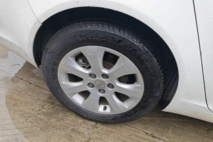 Used Buick Regal 2014 2.0L Leading Fashion Edition Right Rear Wheel Hub