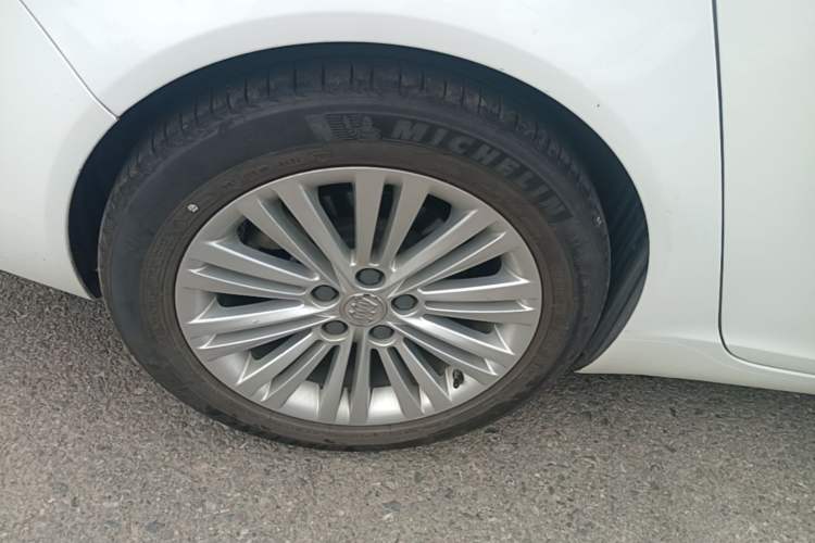 Used Buick Regal 2014 GS 2.0T Passionate Sport Edition Right Rear Wheel Hub