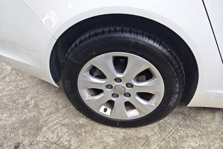 Used Buick Regal 2014 2.0L Leading Fashion Edition Right Rear Wheel Hub