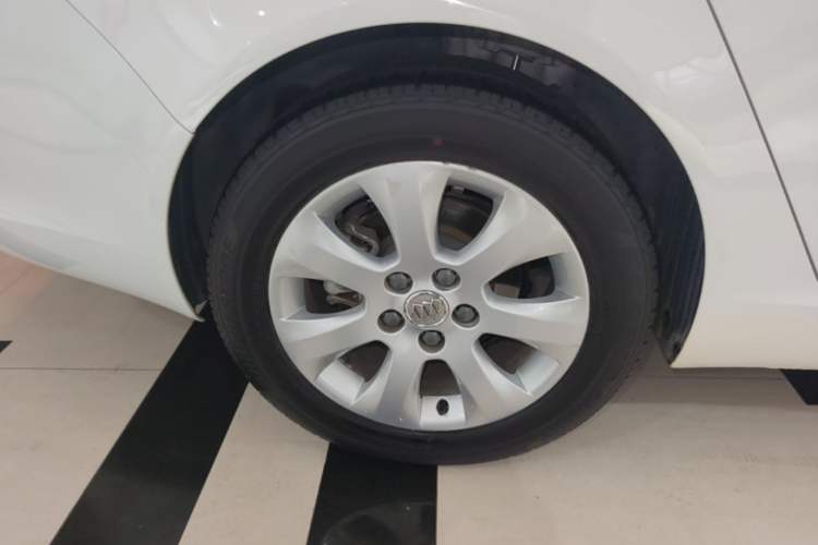 Used Buick Regal 2014 2.0L Leading Fashion Edition Right Rear Wheel Hub