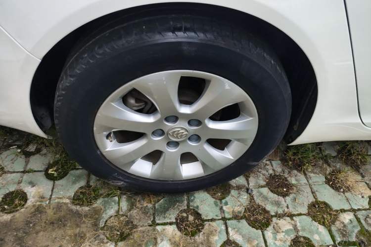 Used Buick Regal 2014 2.0L Leading Fashion Edition Right Rear Wheel Hub